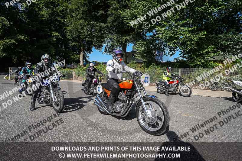 Vintage motorcycle club;eventdigitalimages;mallory park;mallory park trackday photographs;no limits trackdays;peter wileman photography;trackday digital images;trackday photos;vmcc festival 1000 bikes photographs